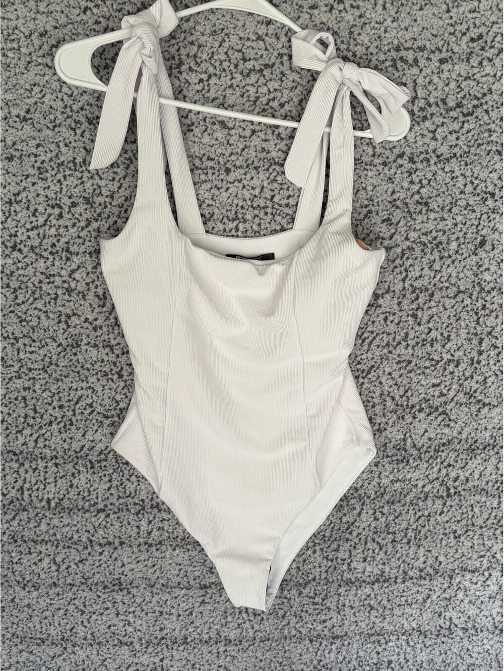 Beach Riot Sydney Belted One Piece Swimsuit White Ribbed Size L NWT No Belt